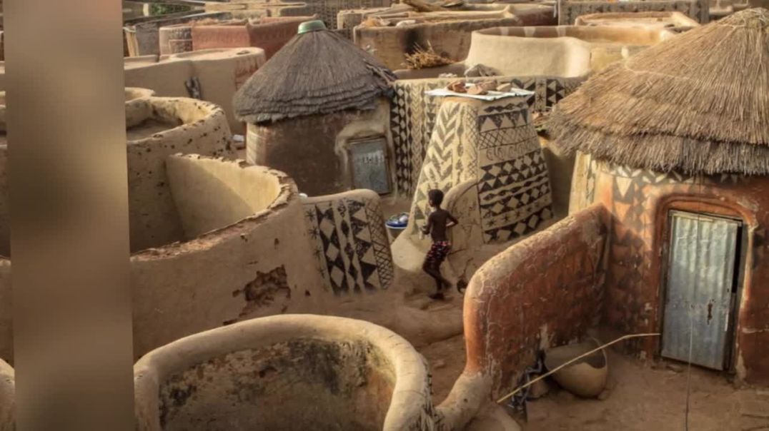 ⁣African Art and Architecture